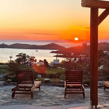 Cozy In The Heart Of Village, Kea